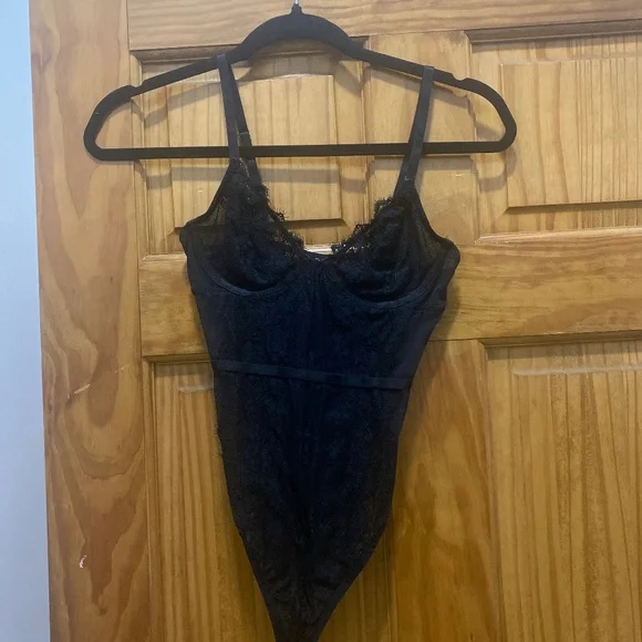 Sexy lace body suite size small - Picture 1 of 2